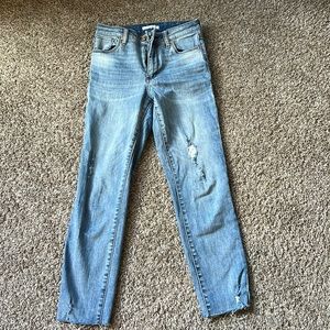 Distressed light jeans, straight